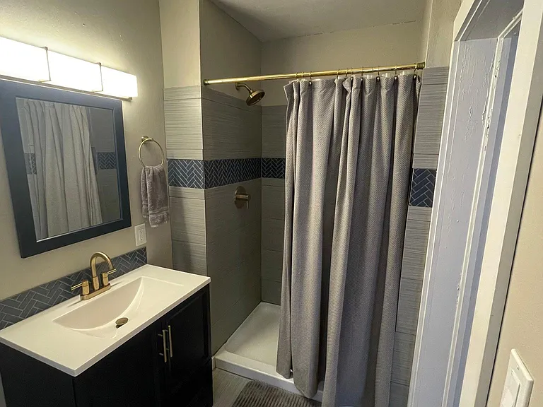 137 W Michigan St — Photo 13