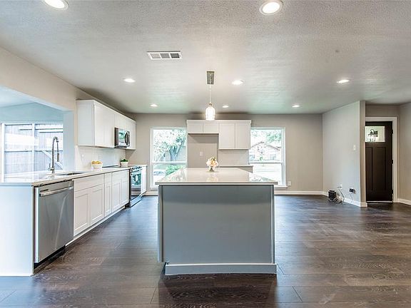 4th image of 3406 Meadow Oaks Dr