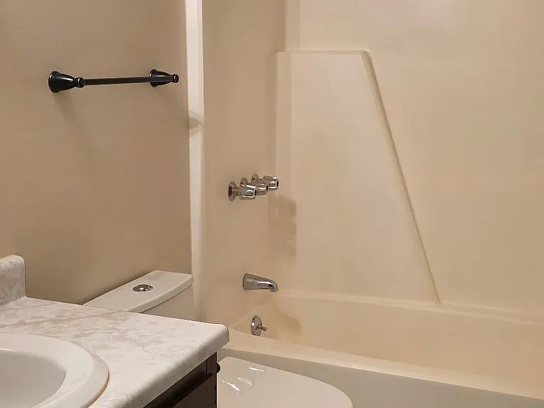 6196 Normandy Dr #5 — Photo 9