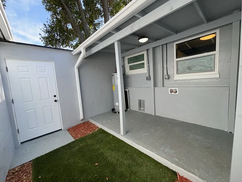 2 bed, 2.0 bath, 796 sqft, $1,599 — Photo 4