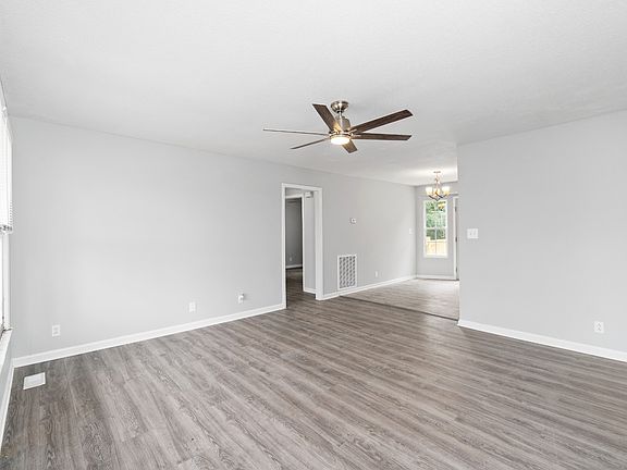 5th image of 2811 Teakwood Dr