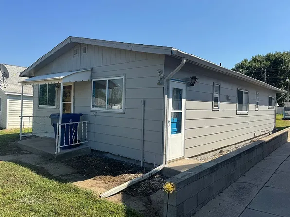 703 Lake St, Creighton, NE 68729