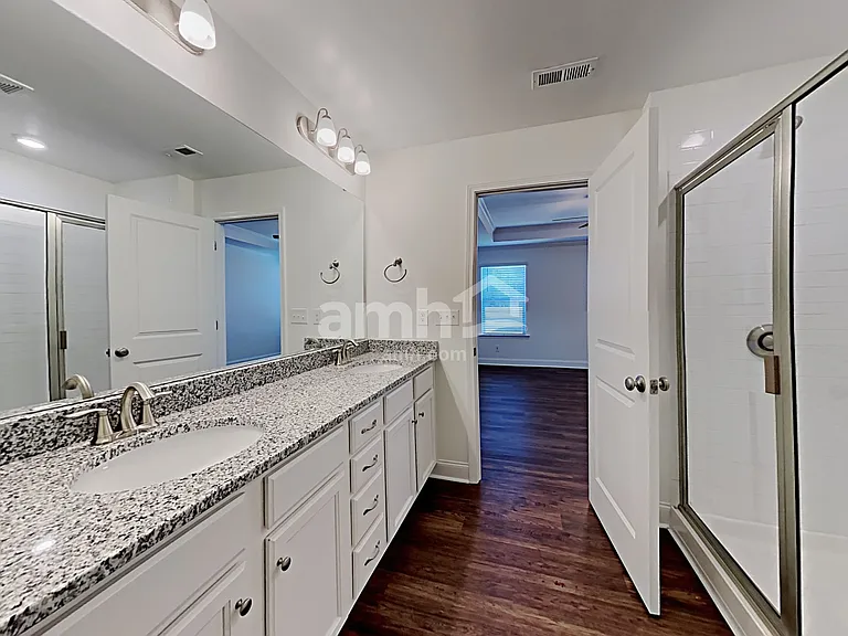 121 Hamilton Park Dr — Photo 13