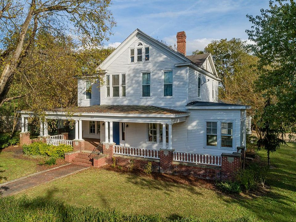 1st image of 207 Dobbs St #301