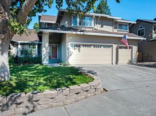699 Natalie Dr, Windsor, CA 95492