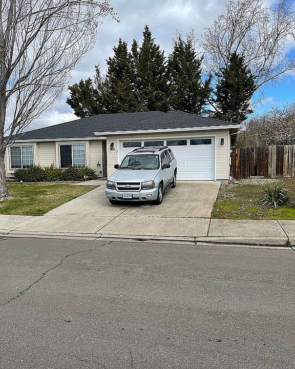 1st image of 1661 Hollyhock Dr
