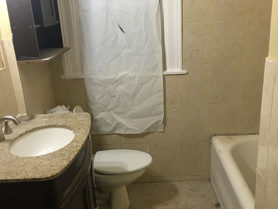 1st image of 28 Pease St APT 2