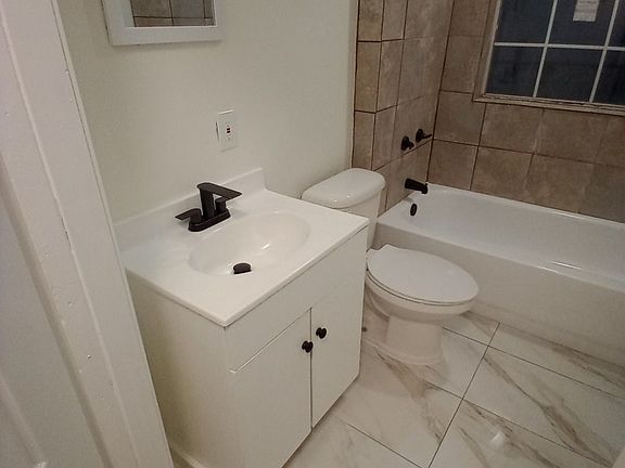 5th image of 877 N Bingham St #877