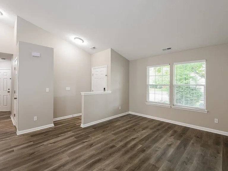 981 Ariel Way — Photo 3