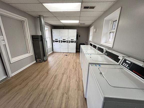 2nd image of 256 Mayfield Ave #D