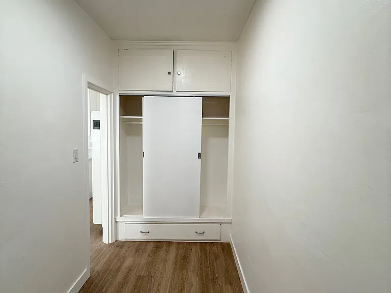 1641 Crenshaw Blvd #204 — Photo 7