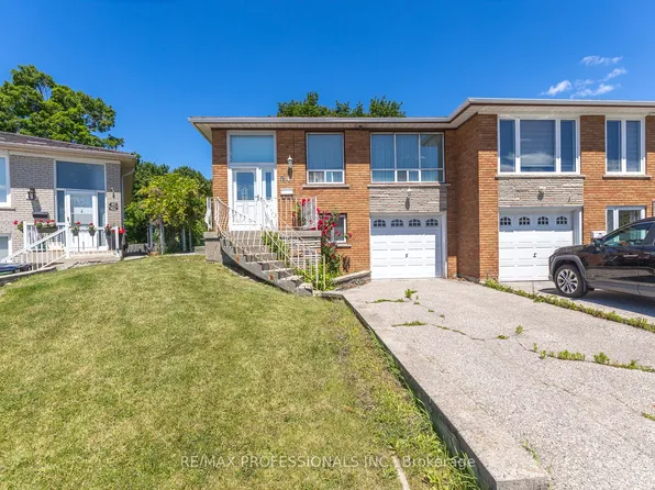 64 Ikley Rd, Toronto, ON M3J 1C6