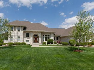 1725 Maple St, Robins, IA 52328