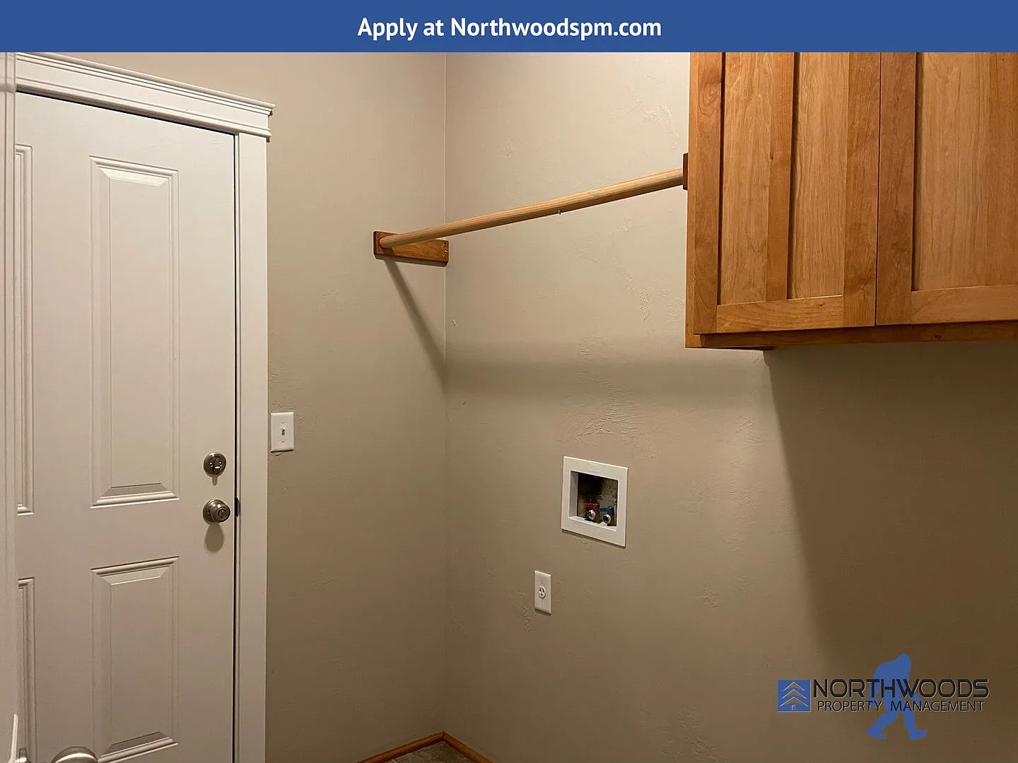 Beautiful 3 Bedroom 2.5 Bath 2 Story Home — Photo 3