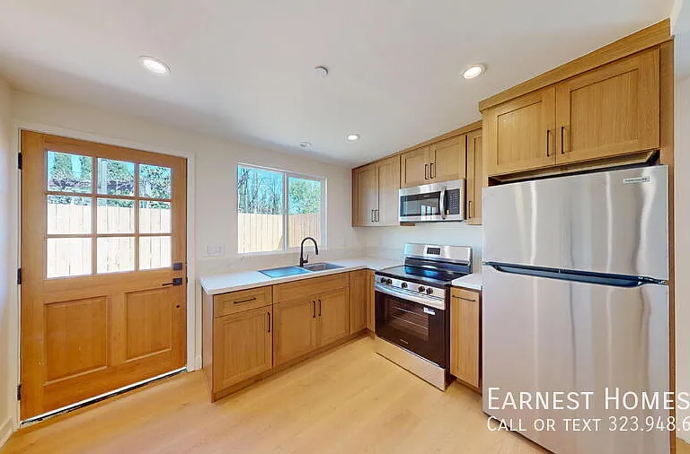 6443 Satsuma Ave — Photo 6