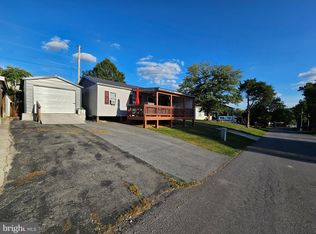 3 Yogi Bear Blvd, Falling Waters, WV 25419