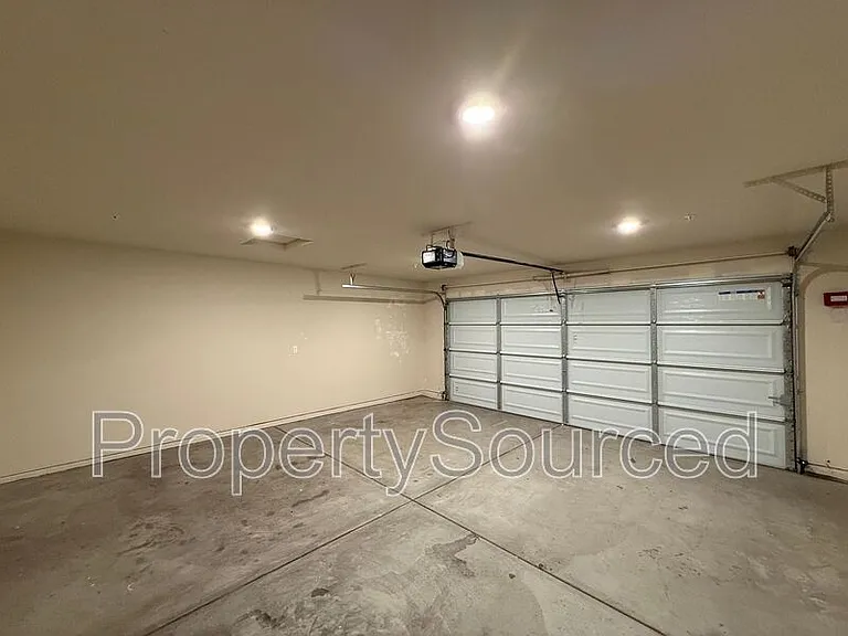936 W Alameda St #A — Photo 39