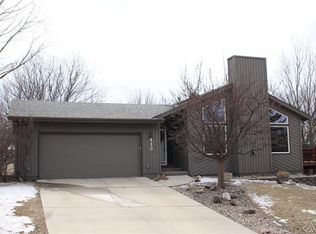 413 E Plum Creek Rd, Sioux Falls, SD 57105