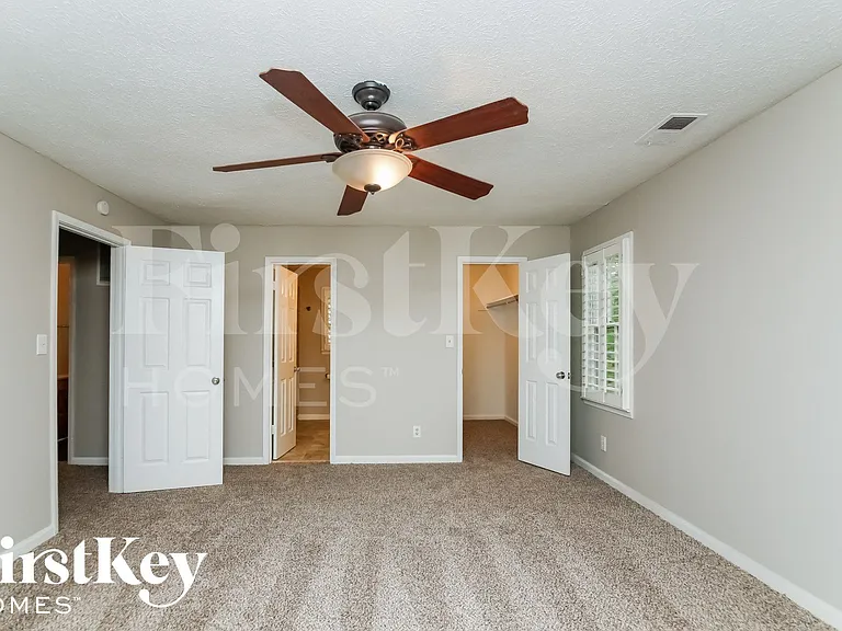4042 Hampton Ct — Photo 8
