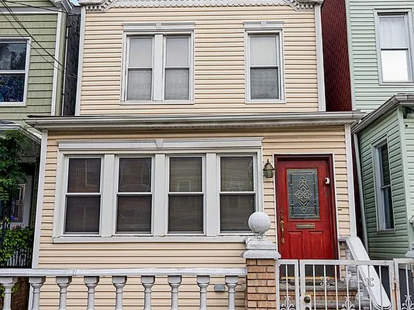 116 Essex St, Brooklyn, NY 11208