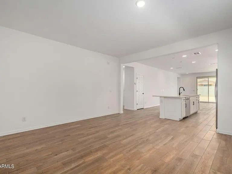 17318 W Surrey Dr — Photo 8