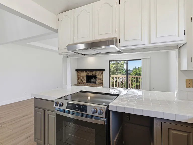 114 Falmouth Ct — Photo 11