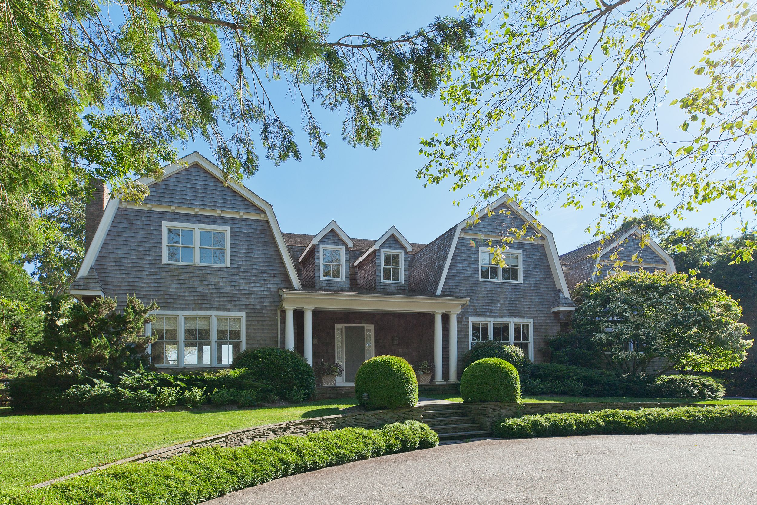 221 Narrow Ln S, Water Mill, NY 11976 Out East