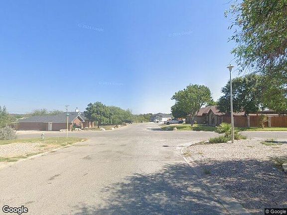 Exterior Neighborhood (street photo)
