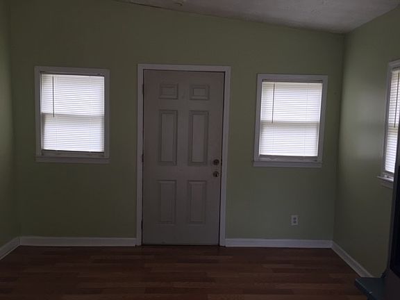 5th image of 1581 Park St NE