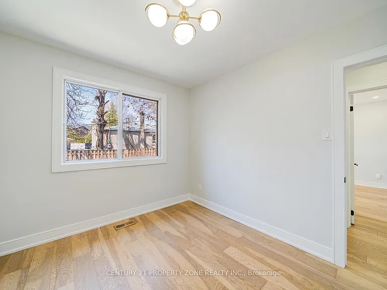 203 Toynbee Trl — Photo 29