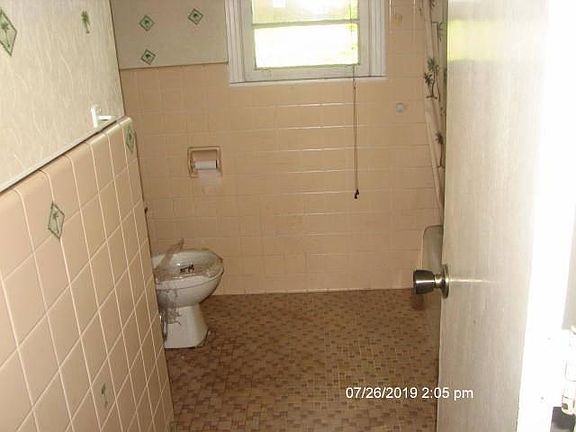 5th image of 124 Teresa Dr