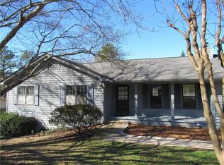 1335 Lakeshore Pl, Gainesville, GA 30501