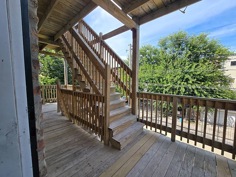 E 65th Pl — Photo 10
