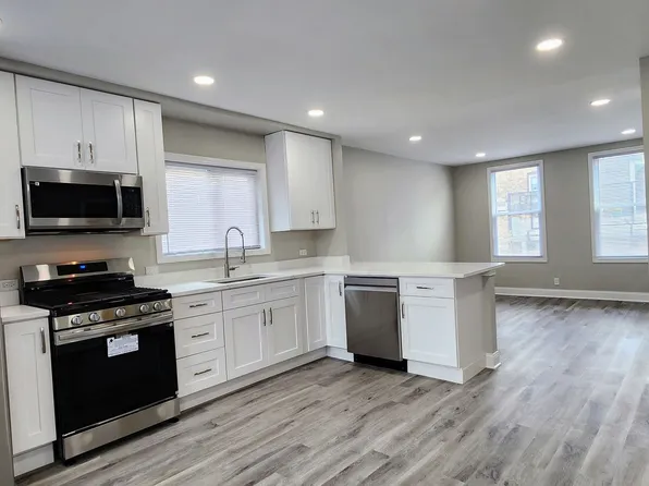 3816 W Montrose Ave #C, Chicago, IL 60618