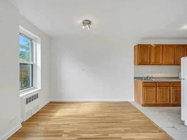 5730 Mosholu Avenue image 9 of 15