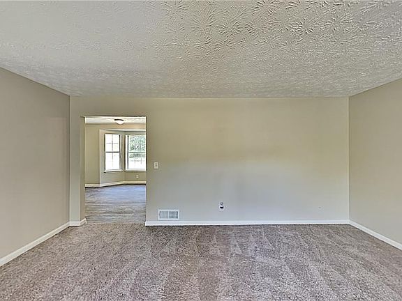 4th image of 2246 Margaret Ct
