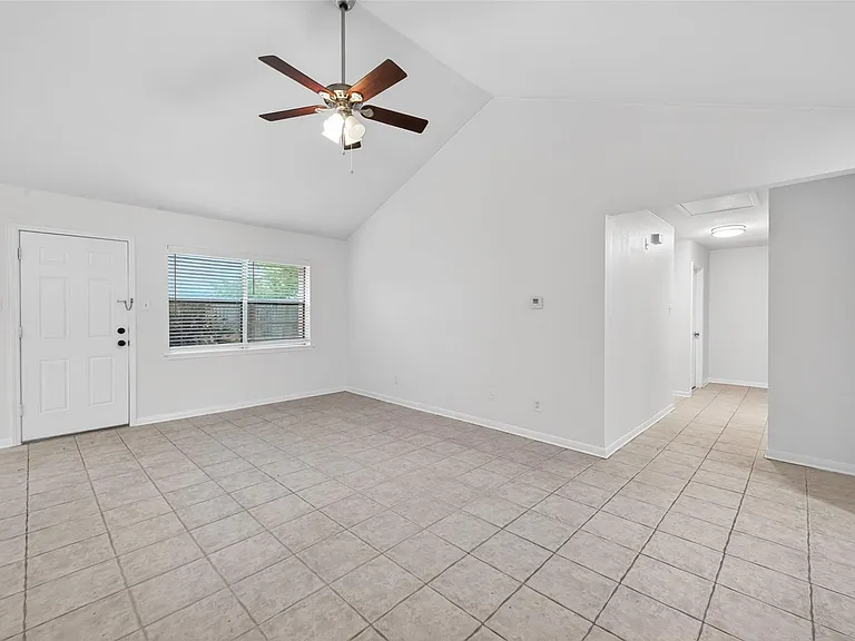 12818 Westella Dr — Photo 11