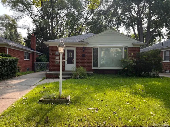 19158 Lexington, Redford, MI 48240