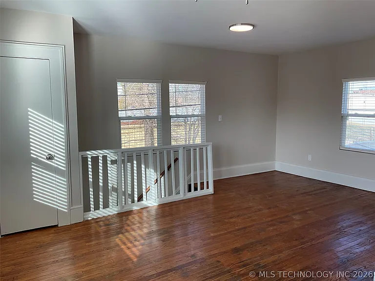 1345 E 6th St — Photo 14