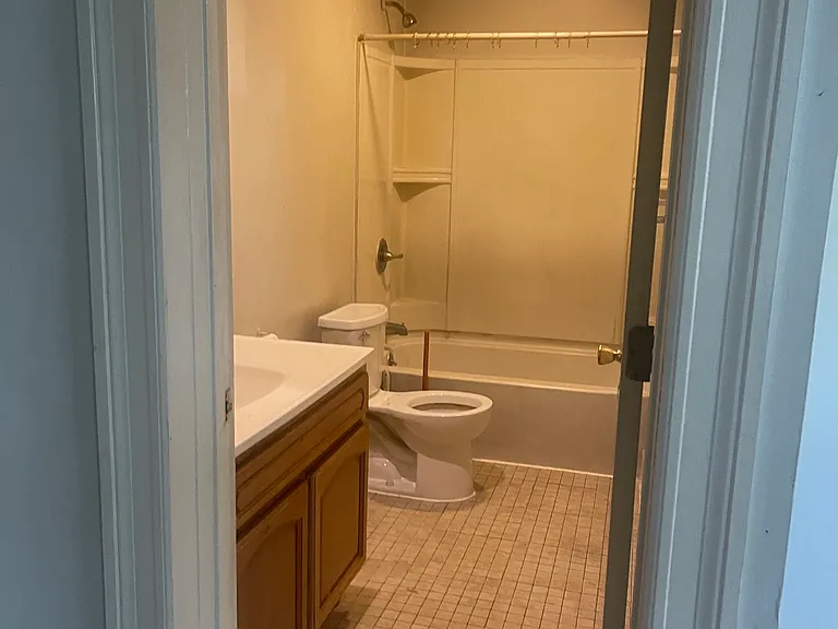 62 Montgomery St #1 — Photo 5