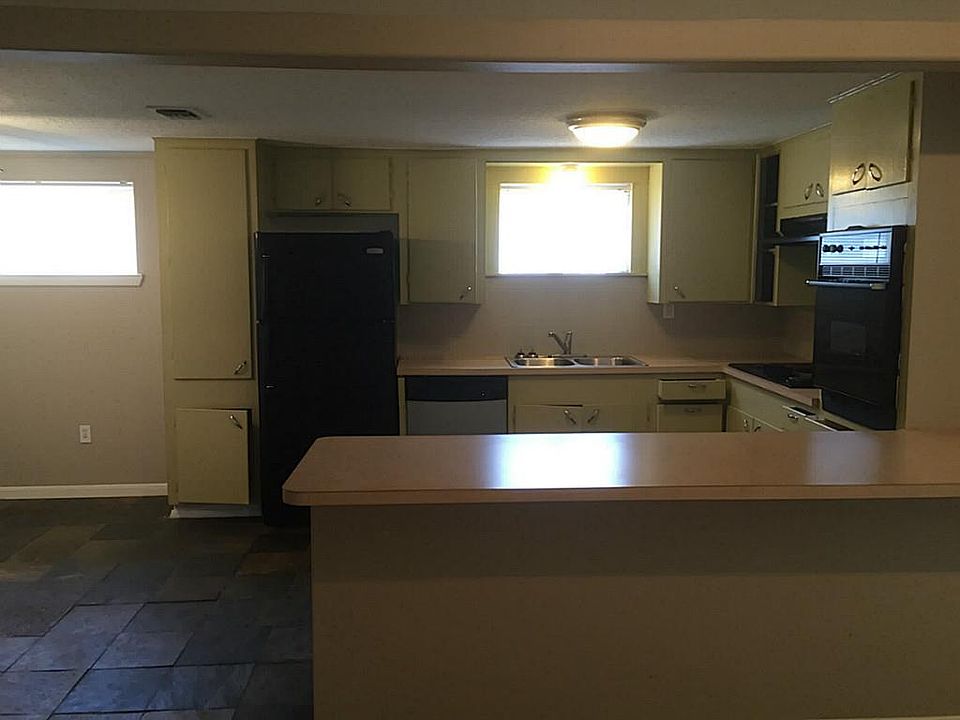 1st image of 8011 Bayview Dr