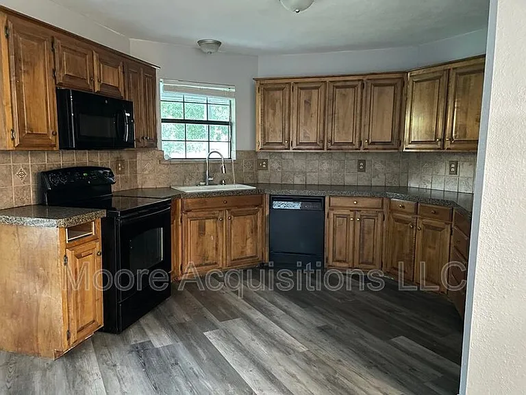 730 Patricia Dr — Photo 7