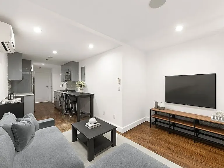 194 1st Ave #7A — Photo 1