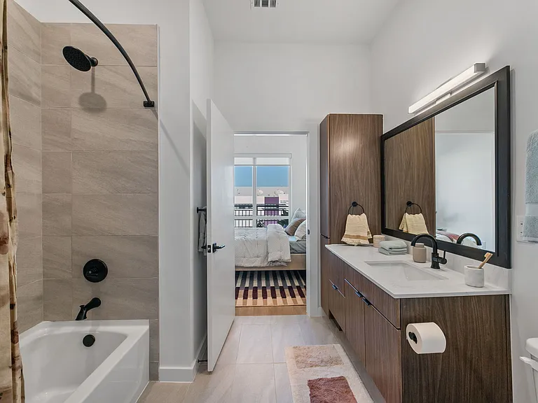 The Continental Residences — Photo 8
