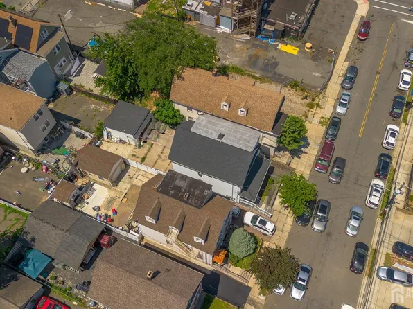 946 Emma St, Elizabeth, NJ 07201