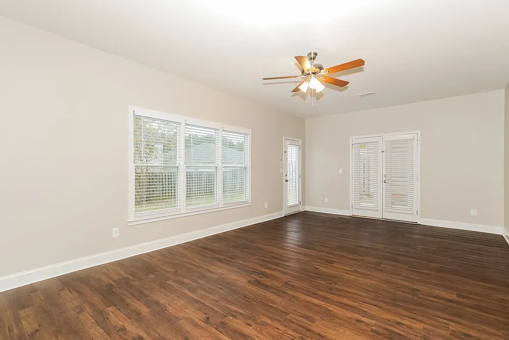 3 bed, 2.5 bath, 2172 sqft, $1,910 — Photo 4