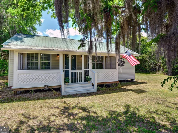 503 6th St W, Darien, GA 31305