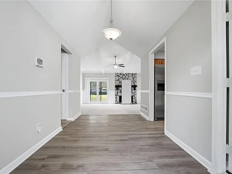161 Brookfield Dr — Photo 2