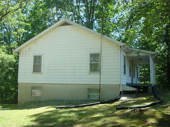 3rd image of 1040 Depot Ln