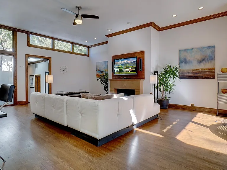 6434 Southpoint Dr — Photo 3